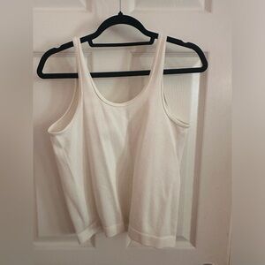 White compression tank